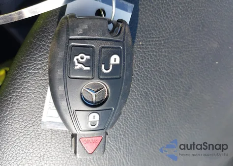 2015 Mercedes-Benz C 300 4Matic from USA, damaged, VIN 55SWF4KB1FU038974